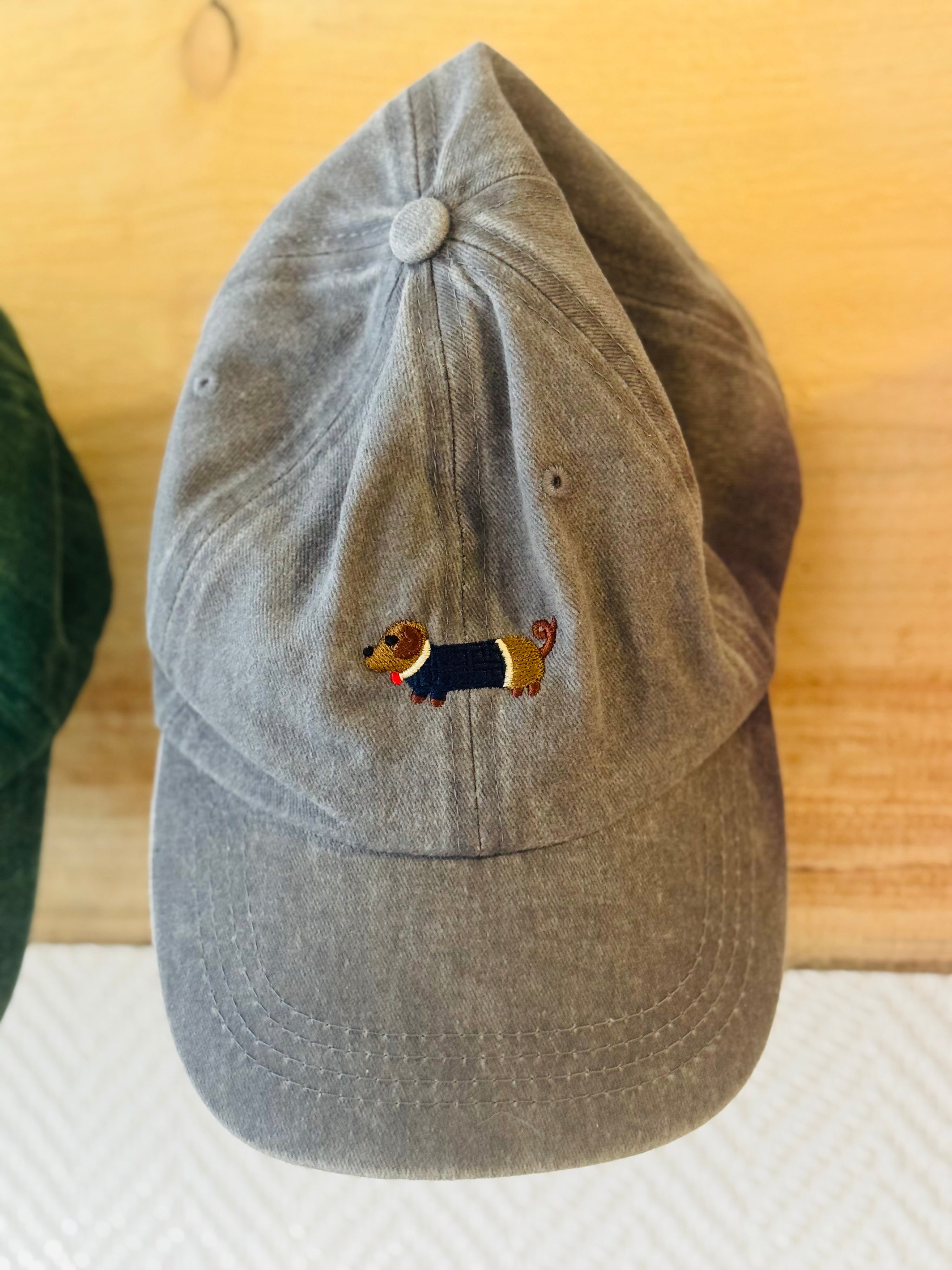 Happy Cap Dackel im Anzug -hellgrau-