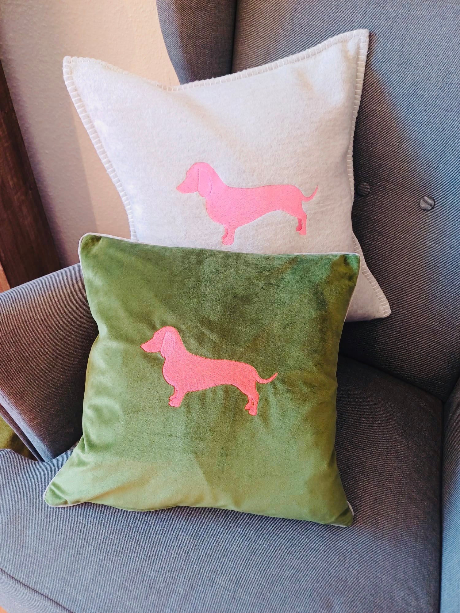 Kissen Chaletstyle Dackel -Hellgrau in 40 x 40cm