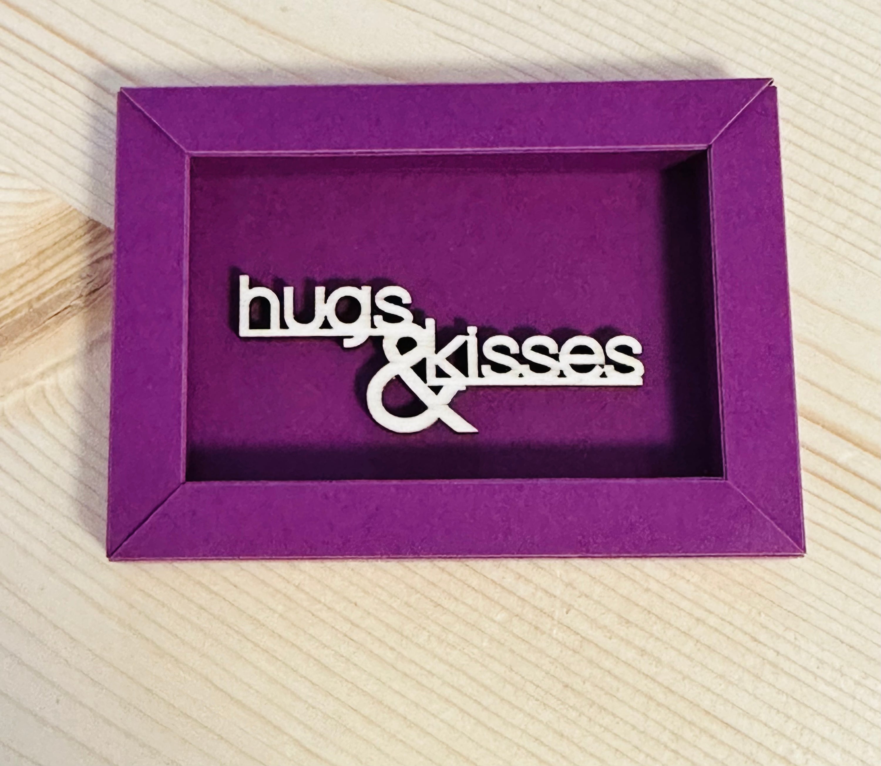 Woody Words -Hugs & Kisses- klein