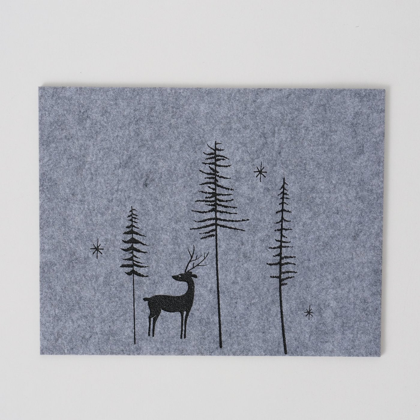 Tischset Hirsch im Wald in grau oder sand
