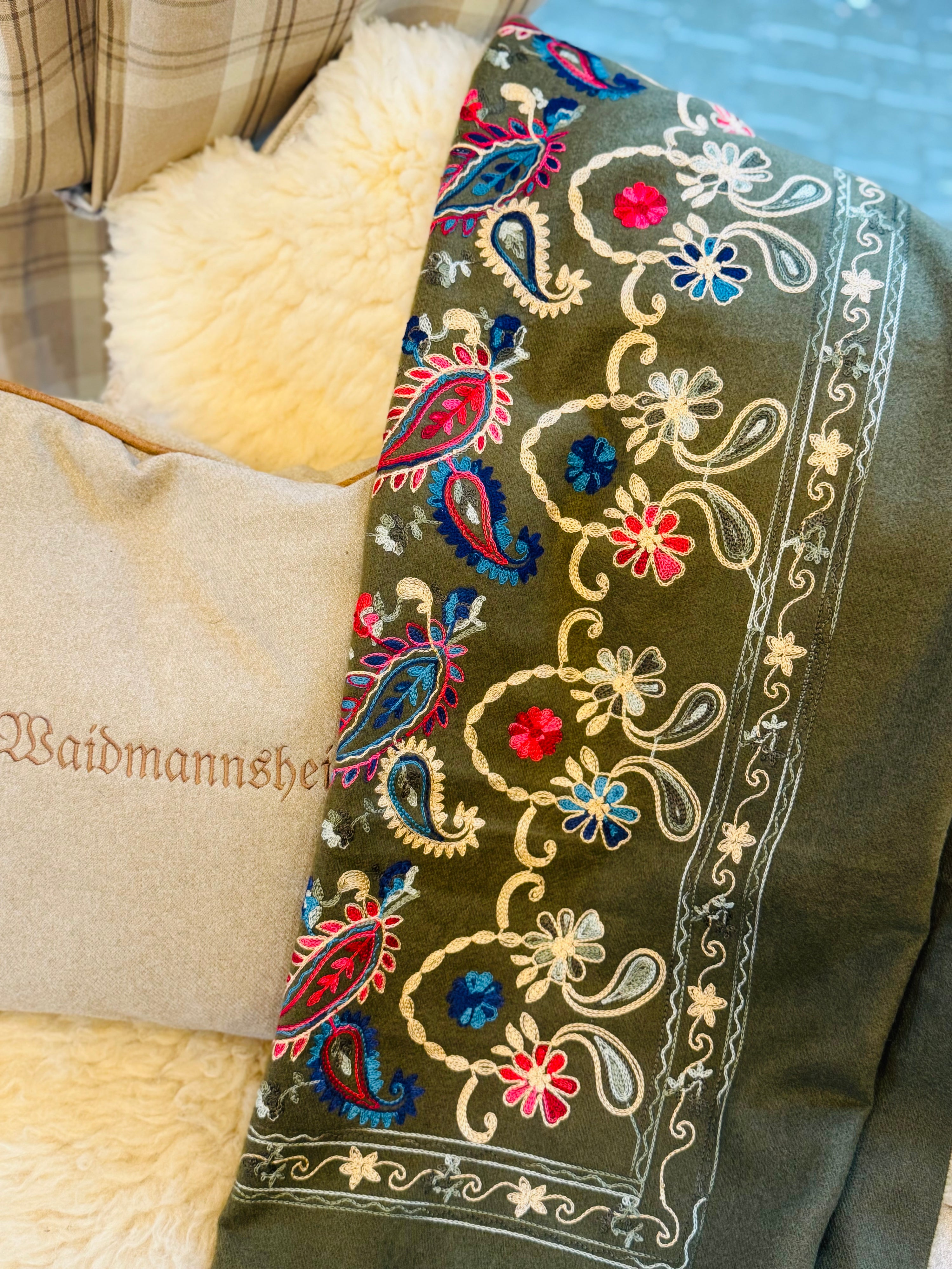 Countrylife Pashmina mit edler Paisleystickerei -Hunting Green-