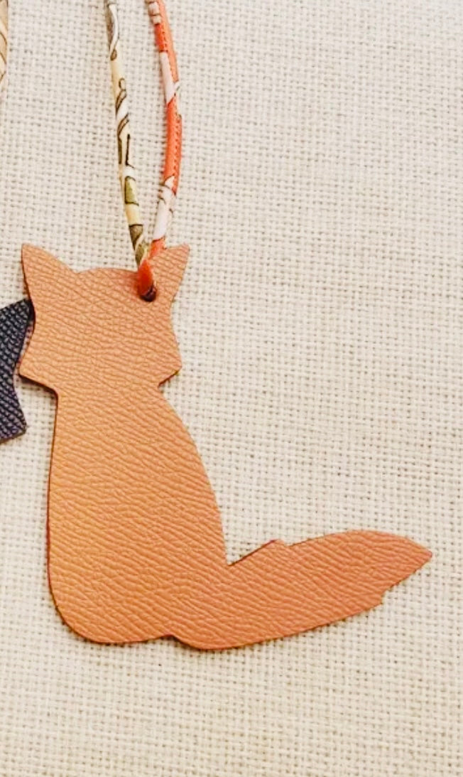 Happy Fox Taschenanhänger -Farbe wählbar-