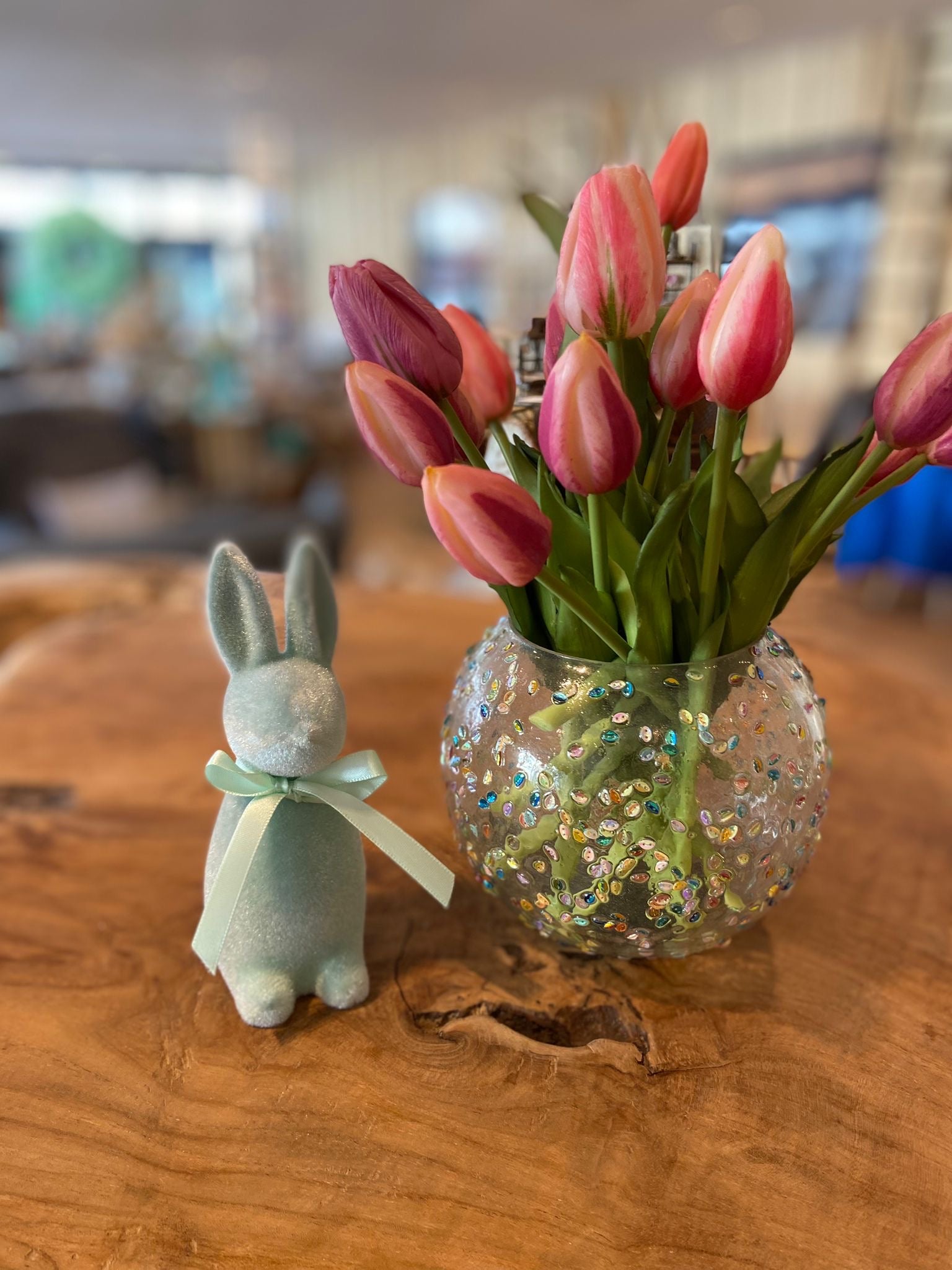 Osterhase beflockt mit Schleife -Mint- 15cm