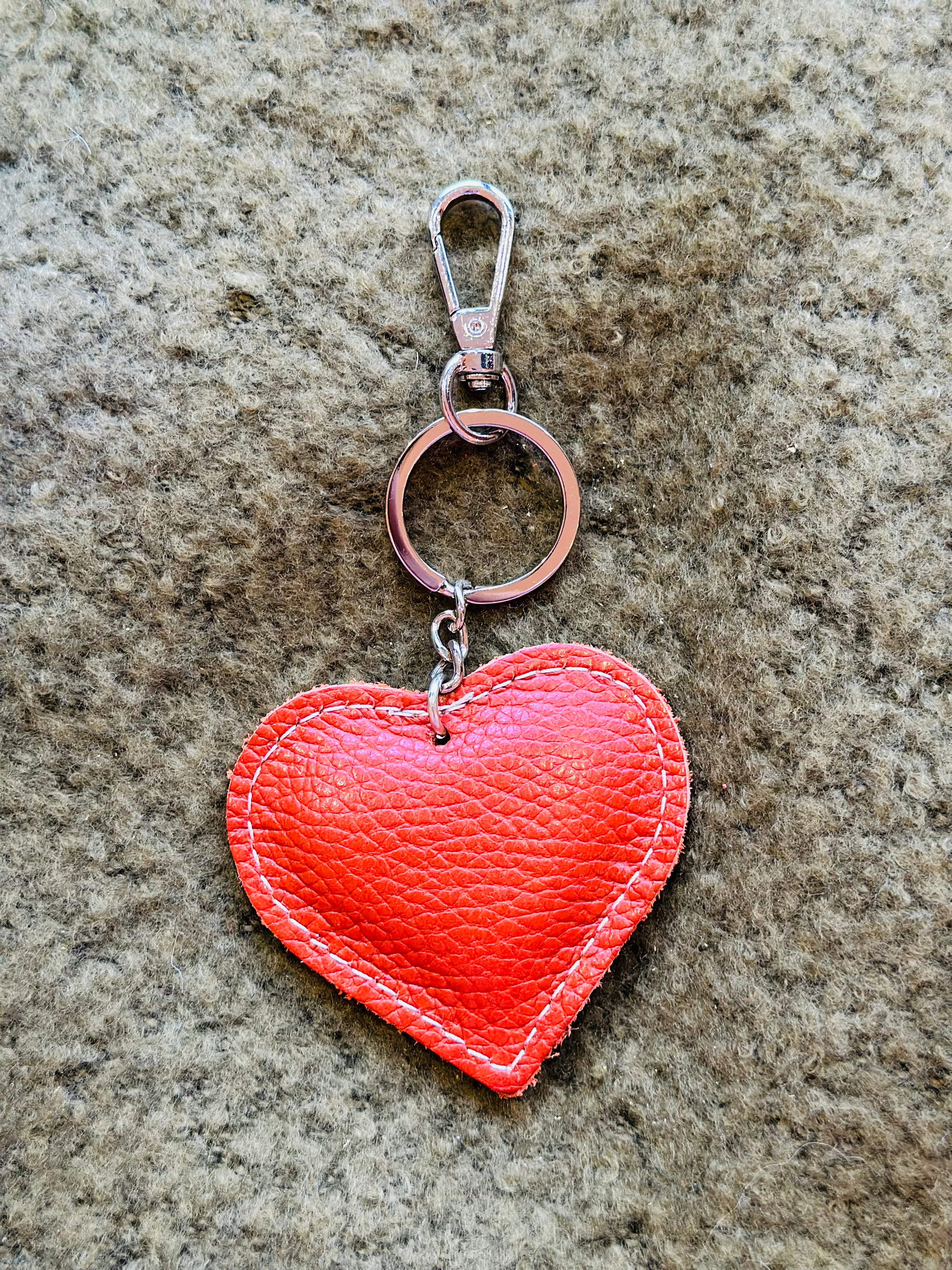 Herz Schlüsselanhänger aus Leder -Farbe wählbar-