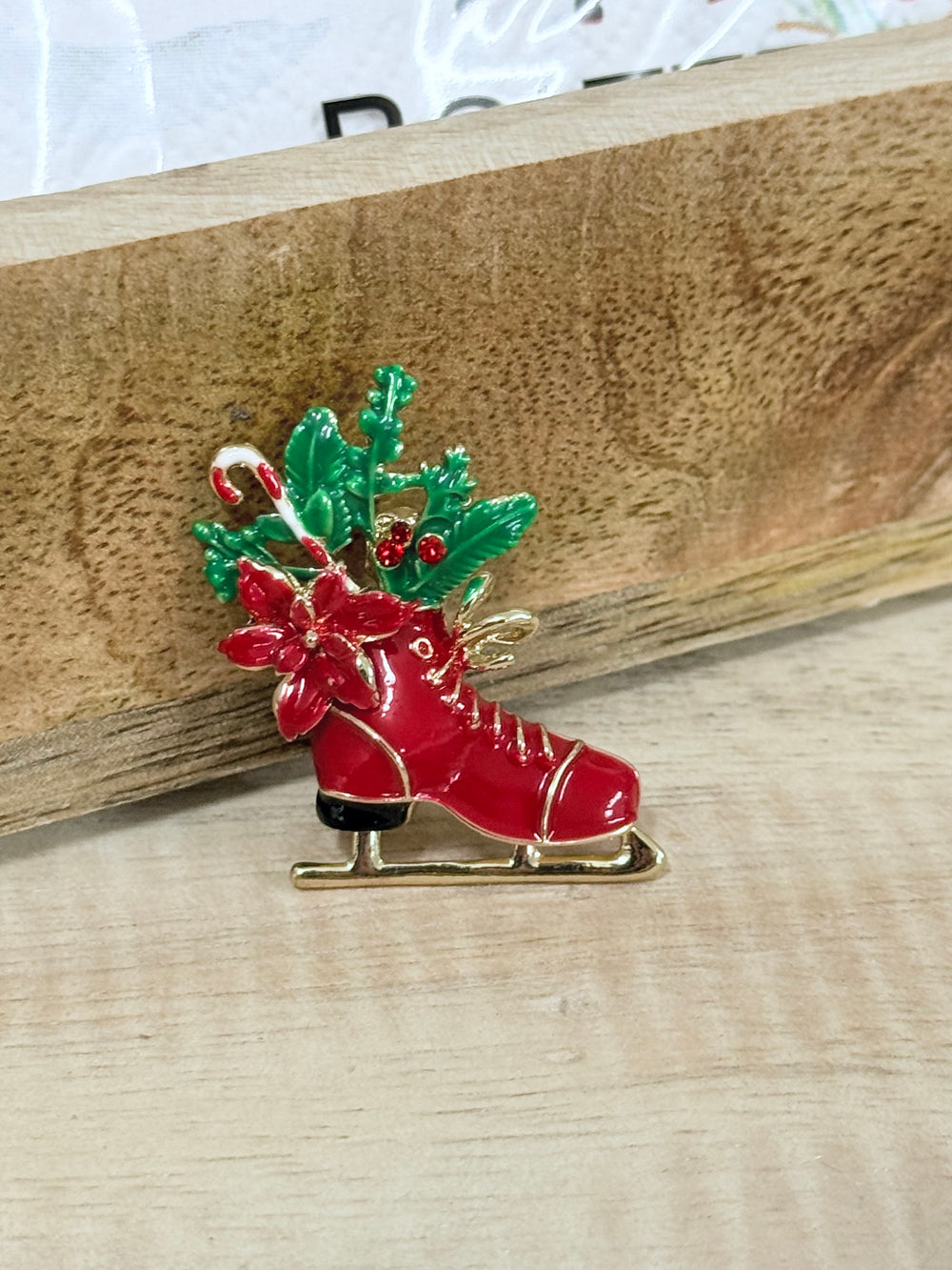 Brosche Schlittschuh rot 6cm