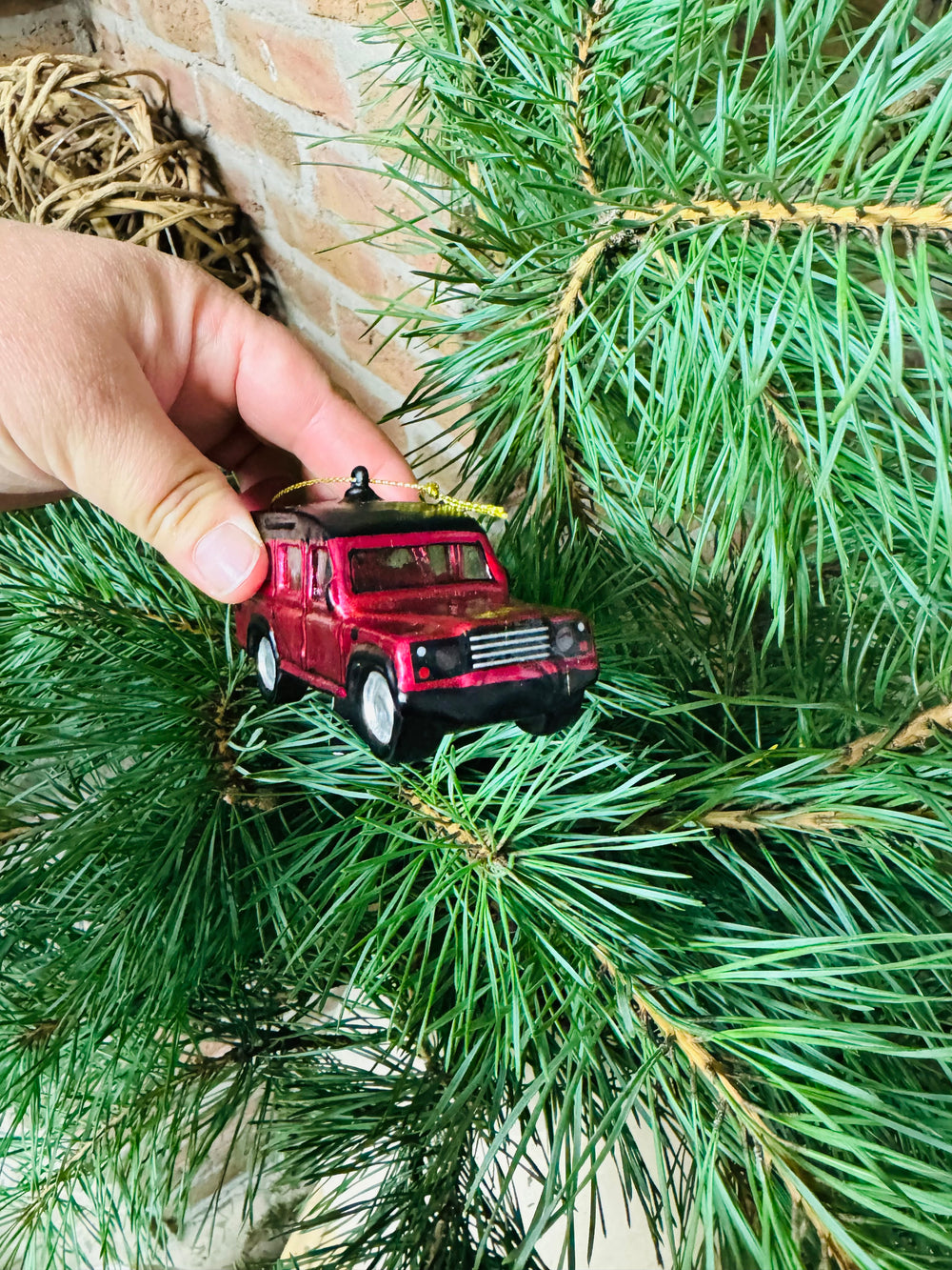 Baumanhänger Defender Geländewagen Rot mit LED