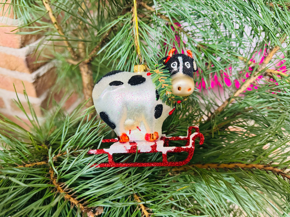 Baumanhänger Kuh auf Schlitten