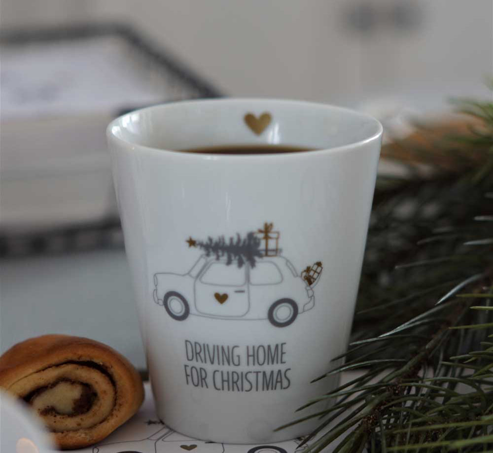 Driving Home for Christmas Kaffeebecher -weißes Auto-