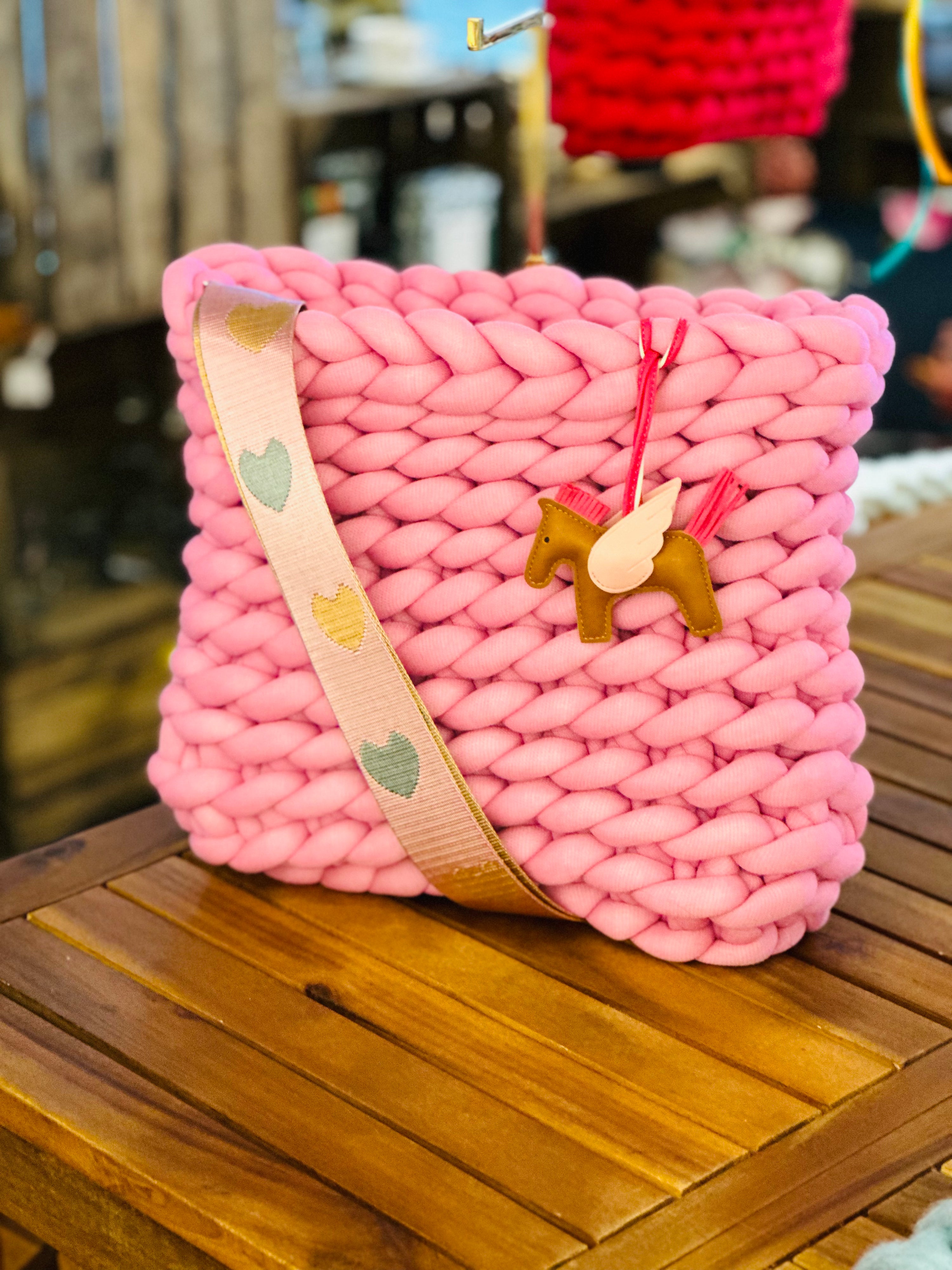 Lofty Loop Bag ULTRA -Rosa mit Crossbodygurt und Pony-