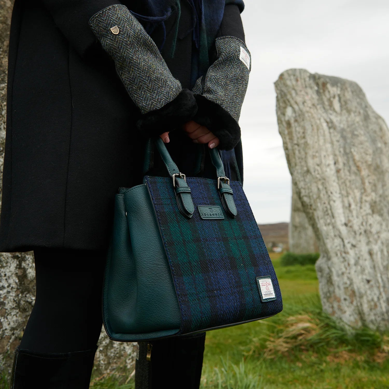 PRE-ORDER Tweed Caillie Bag -Black Watch-