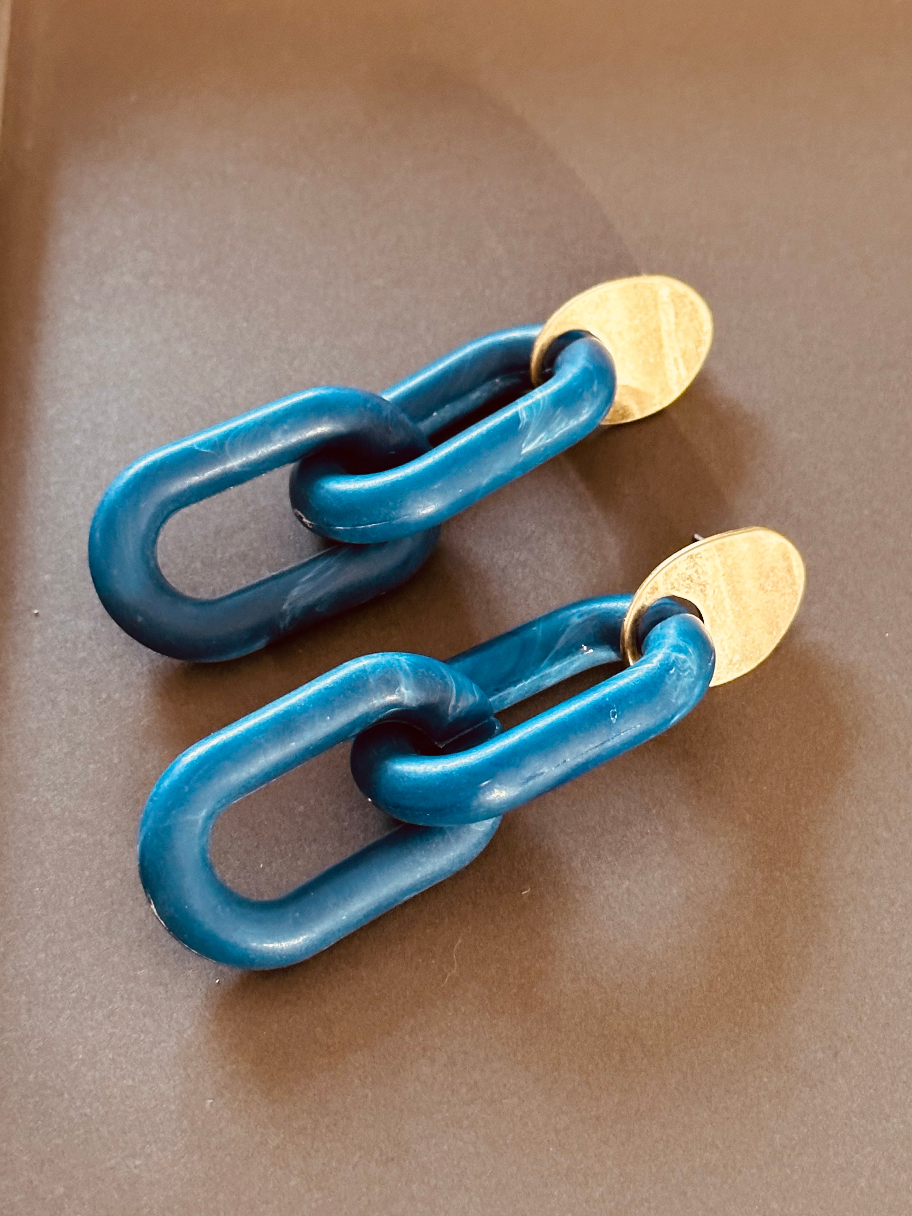 Happy Earrings Blue Creamy Chain