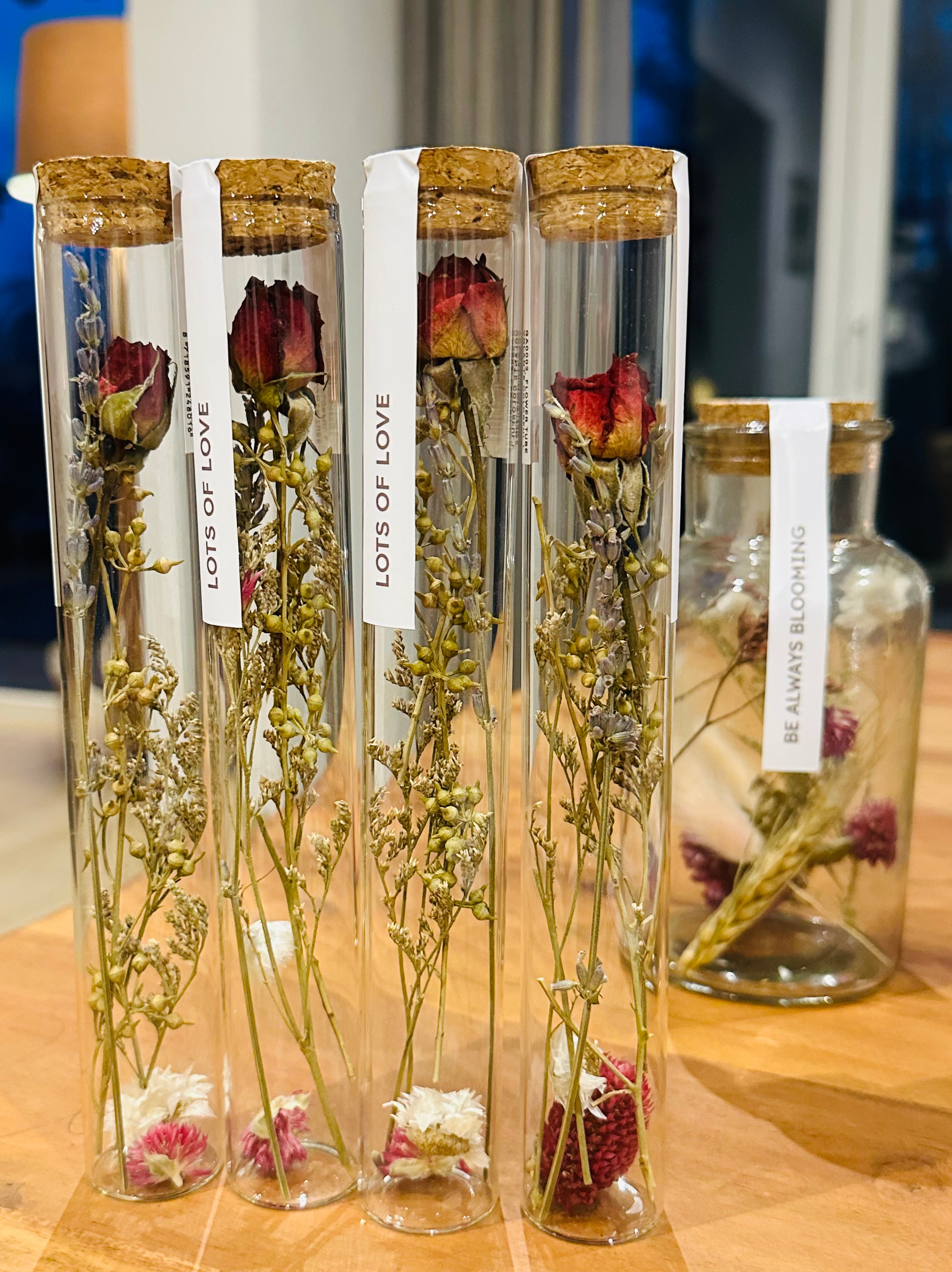 Blumenstrauß aus dem Glas -mittel- LOTS OF LOVE mit Rose