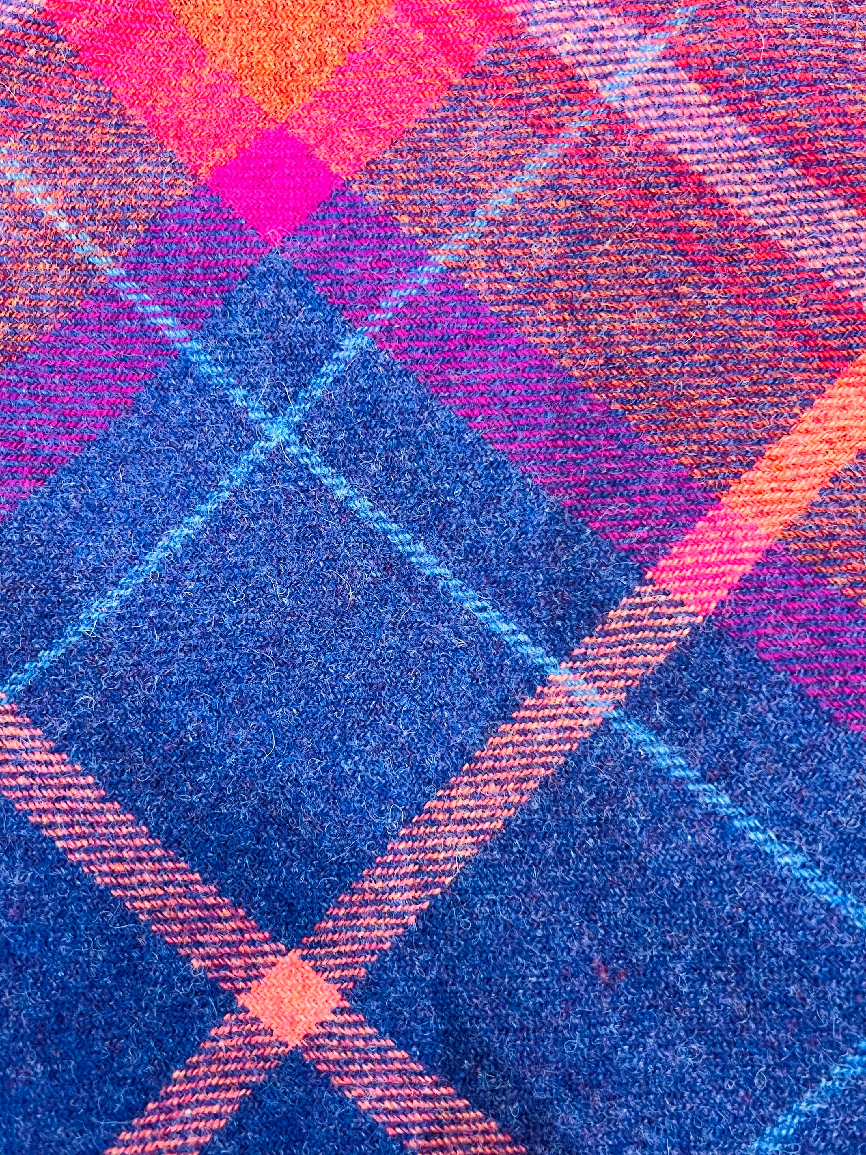 Tweed Snood (Dreiecksschal) Blue & Fuchsia